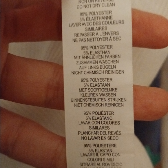 White ribbed, slight turtle neck w/ lettuce trim - Picture 5 of 6